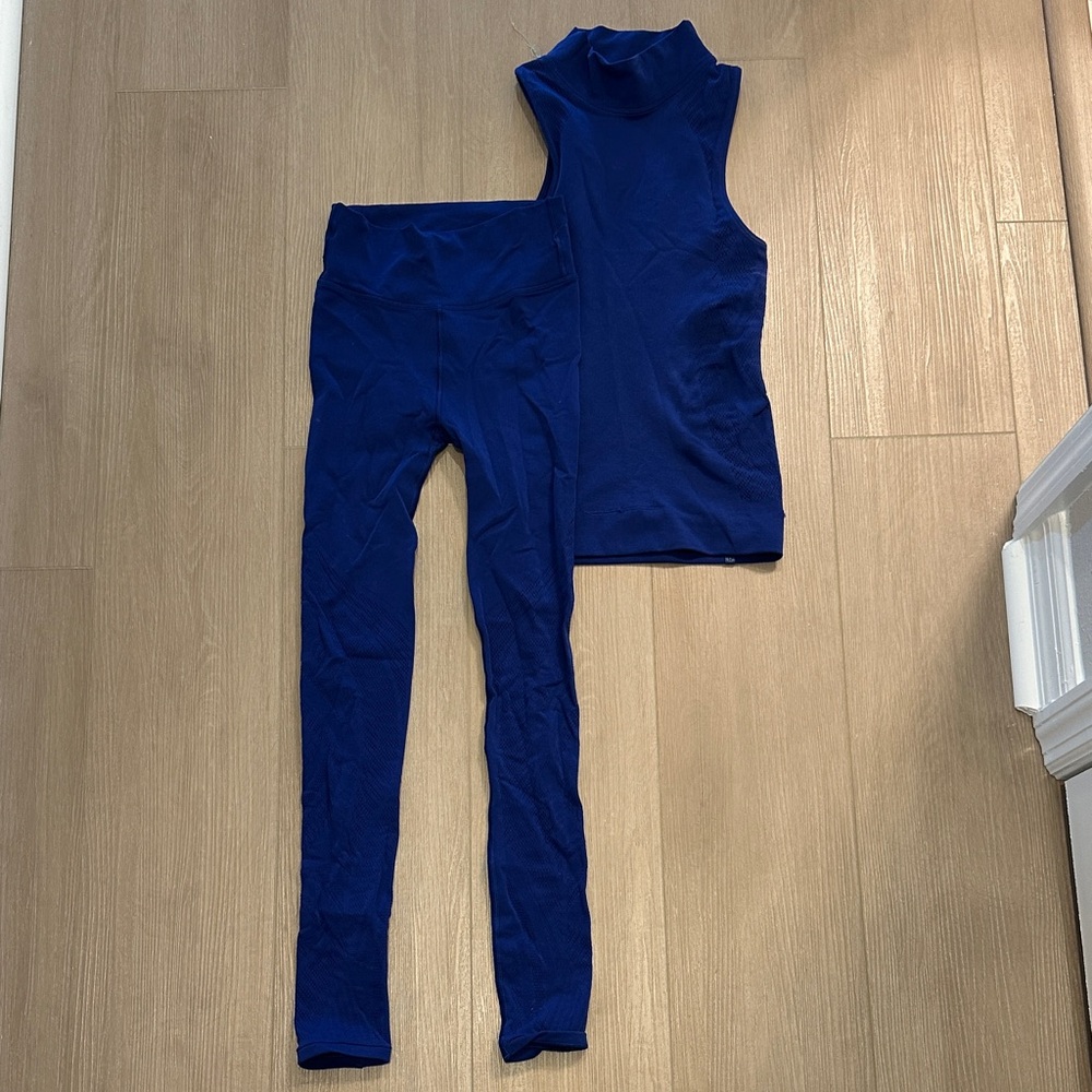 lululemon athletica mesh design Blue Leggings and Sleeveless Top Set